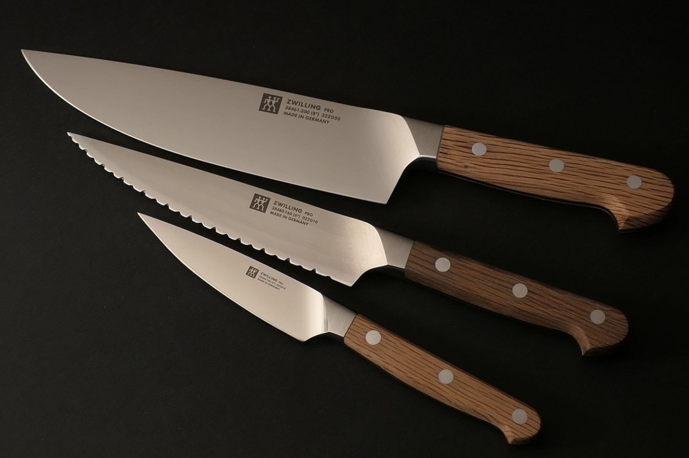 Messer Wien Der beidseitige RPS-Schliff erlaubt einen geraden Schnitt durch harte Krusten.  Klingen-Boutique Messer Wien Graz